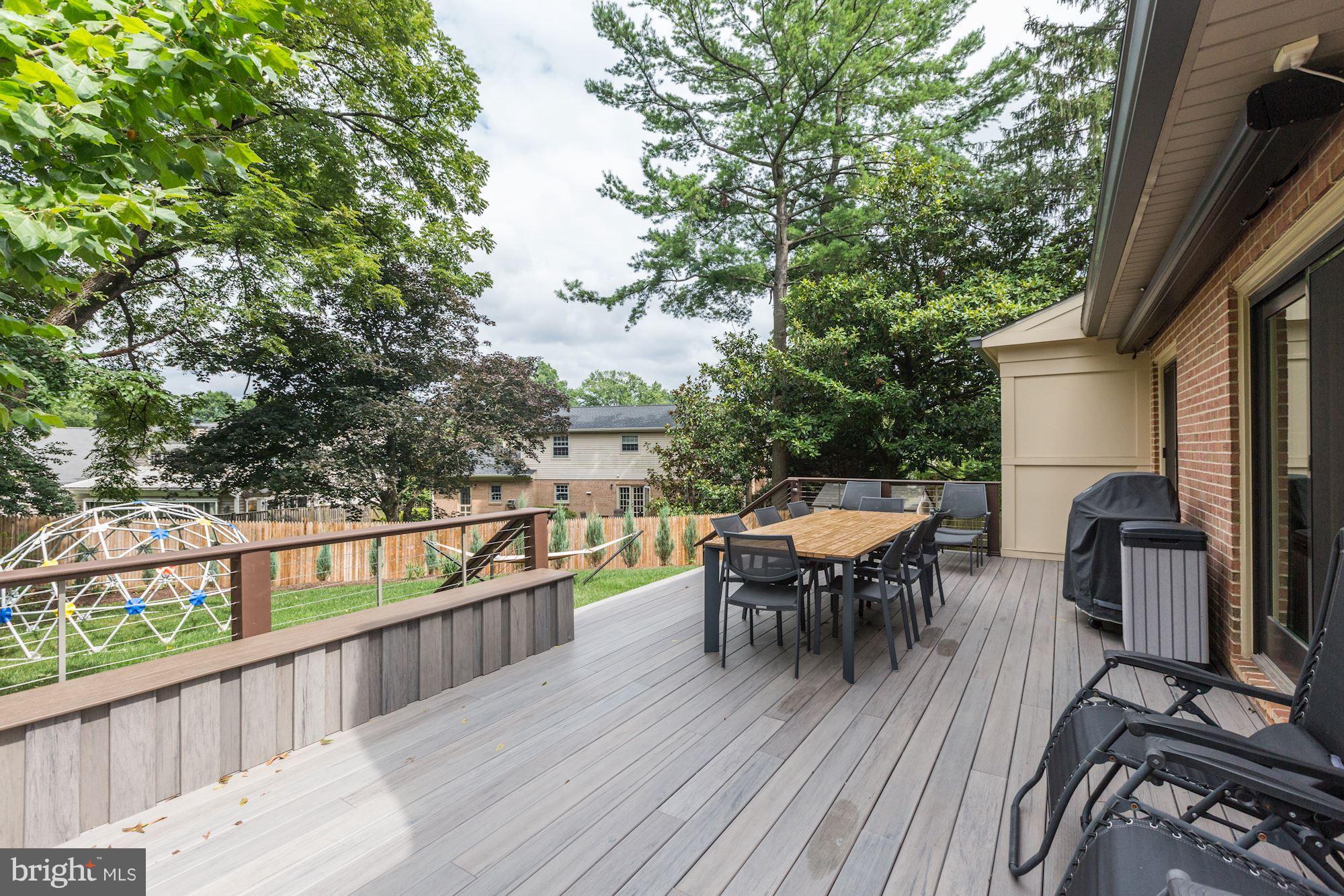 11905 Greenleaf Avenue Potomac, MD 20854 - Photo 27 of 30 Composite Deck