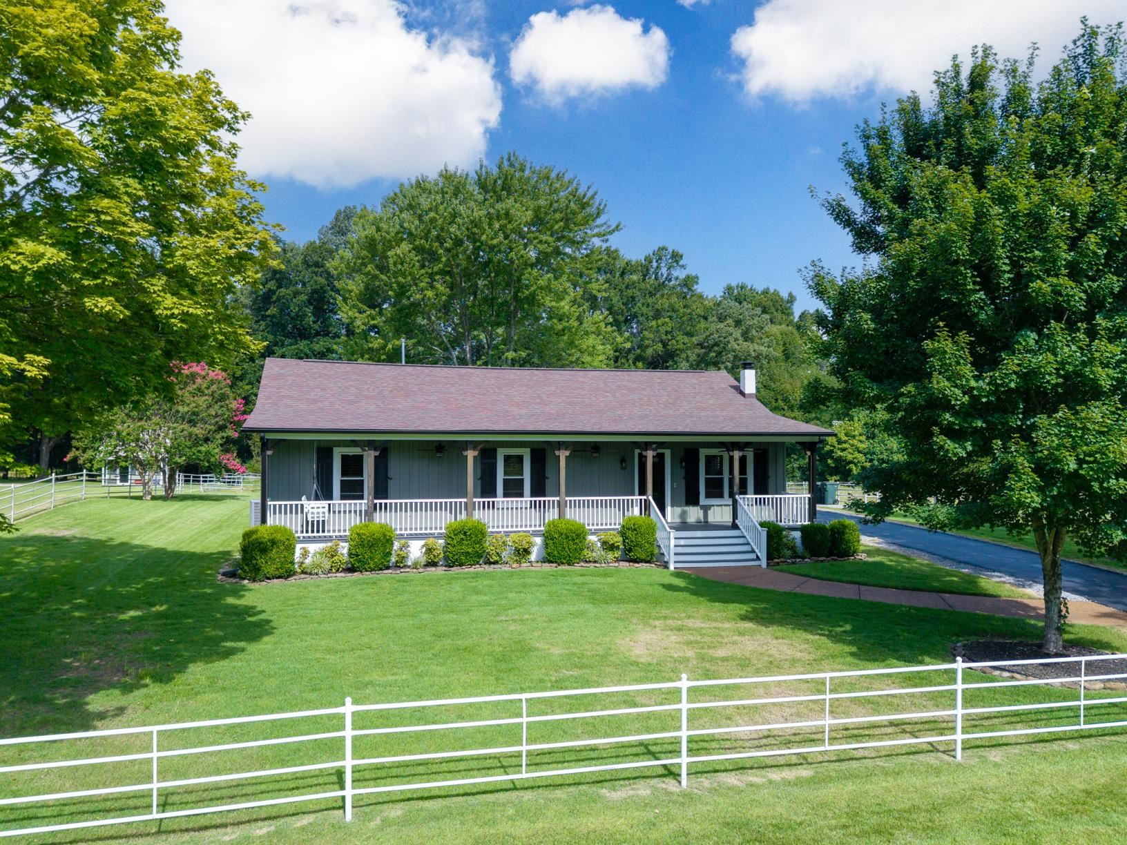 4595 Broadway Road Bartlett, TN 38002 - Photo 2 of 40 Gallery Image 2