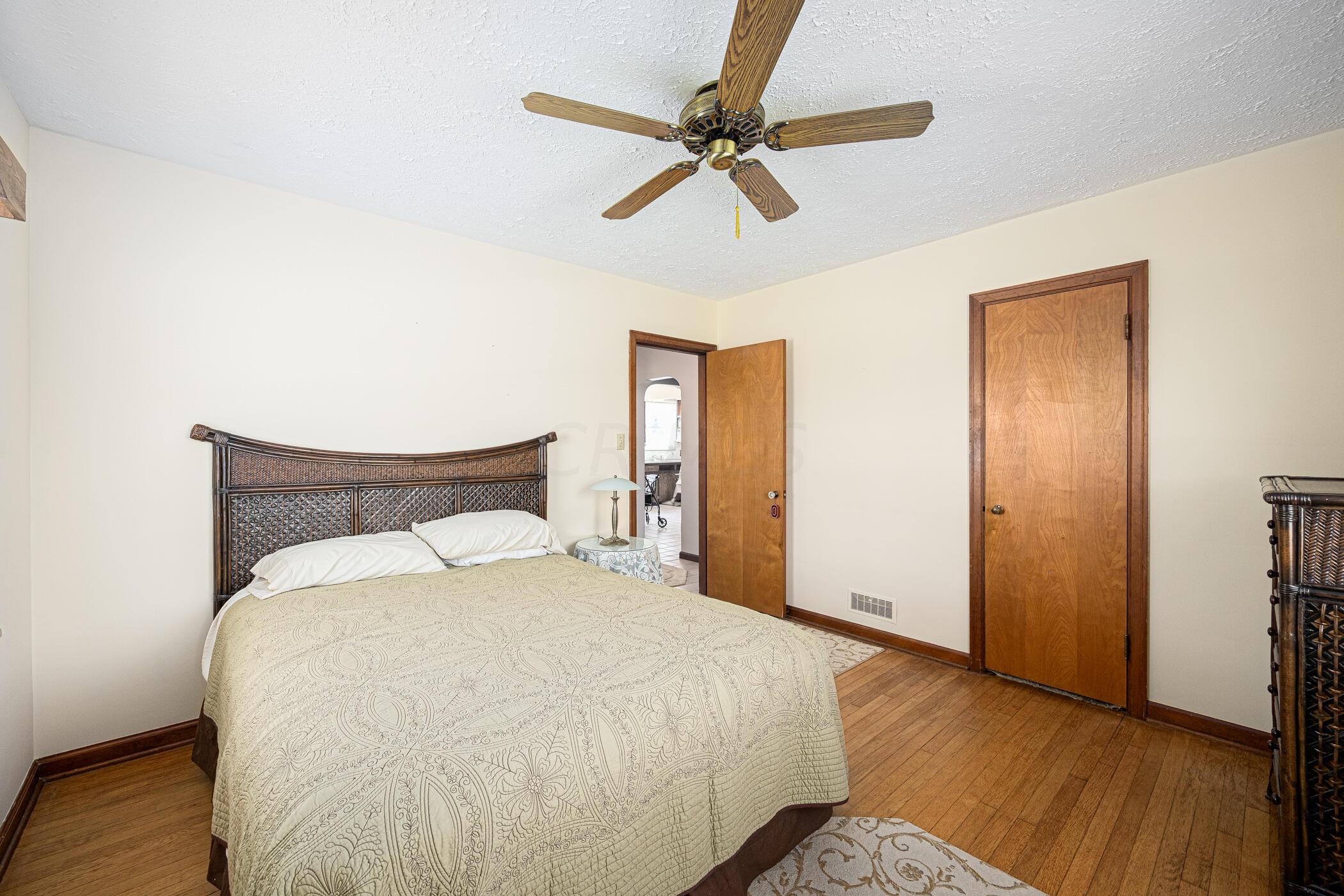 1558 Demorest Road Columbus, OH 43228 - Photo 26 of 44 1558 Demorest Rd 049