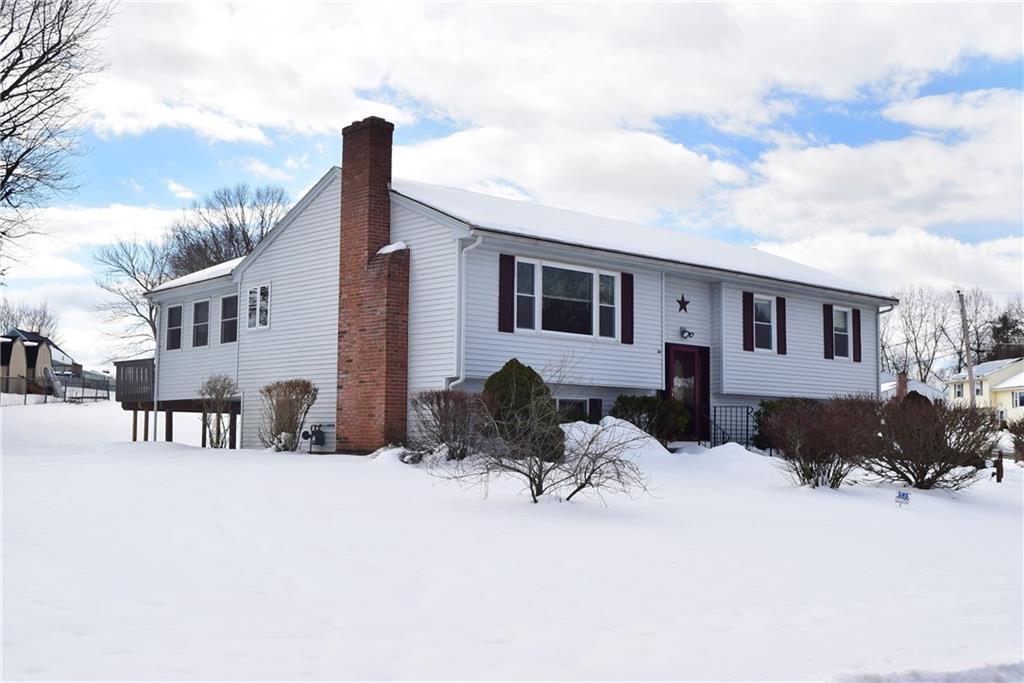 a house view with a outdoor space