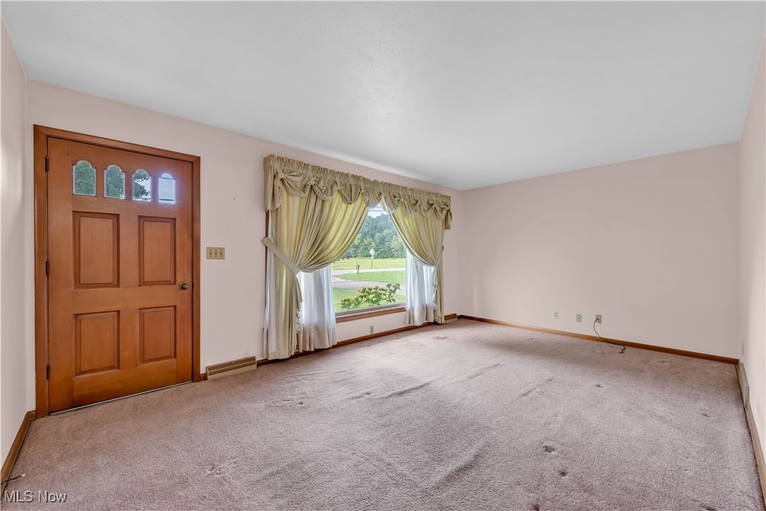 38450 Otten Road North Ridgeville, OH 44039 - Photo 18 of 45 Foyer with carpet
