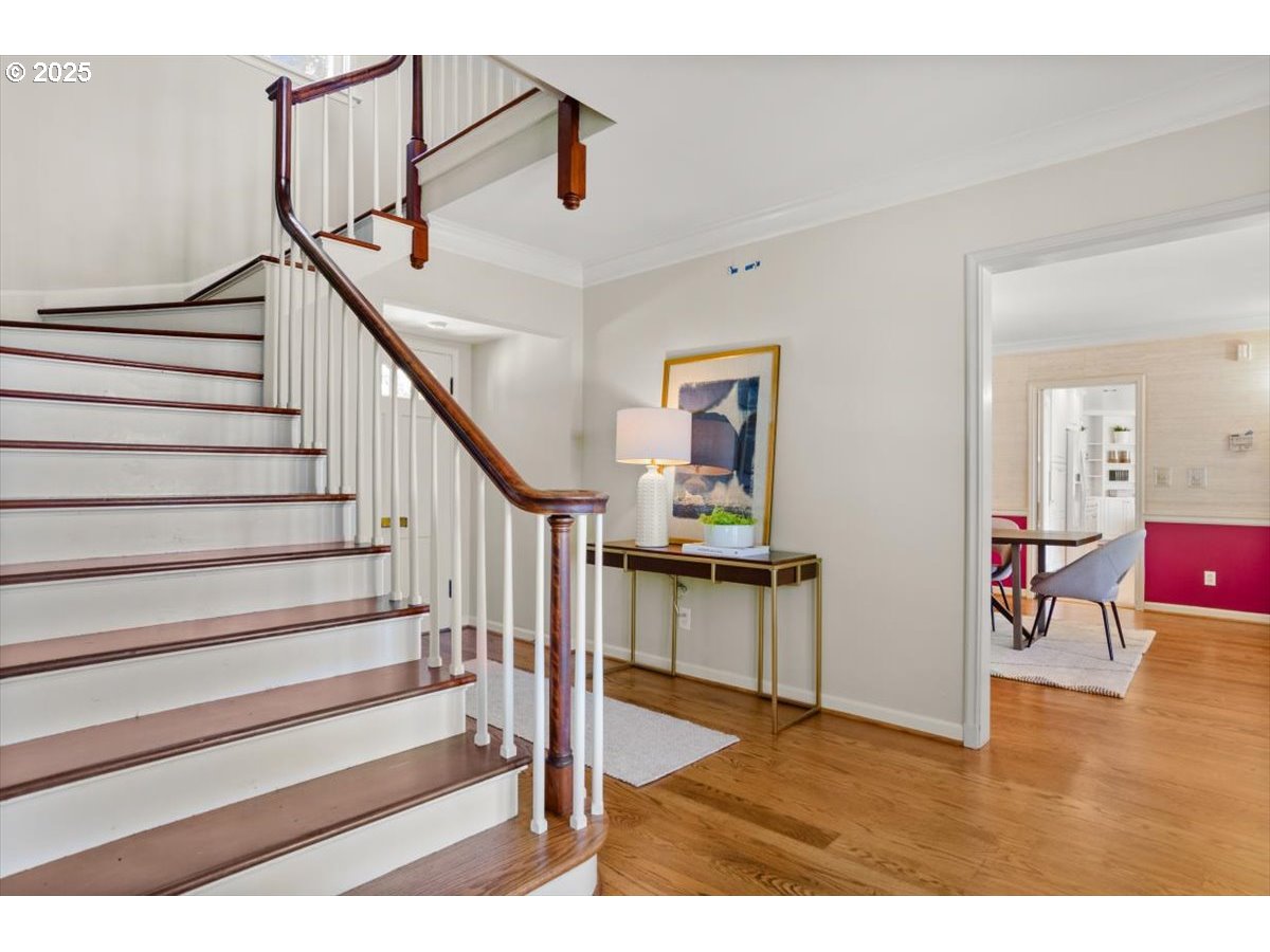 4326 Southwest Arthur Way Portland, OR 97221 - Photo 25 of 43 Staircase
