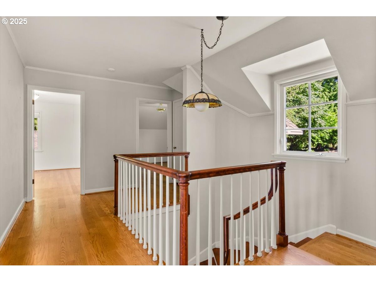 4326 Southwest Arthur Way Portland, OR 97221 - Photo 26 of 43 Staircase
