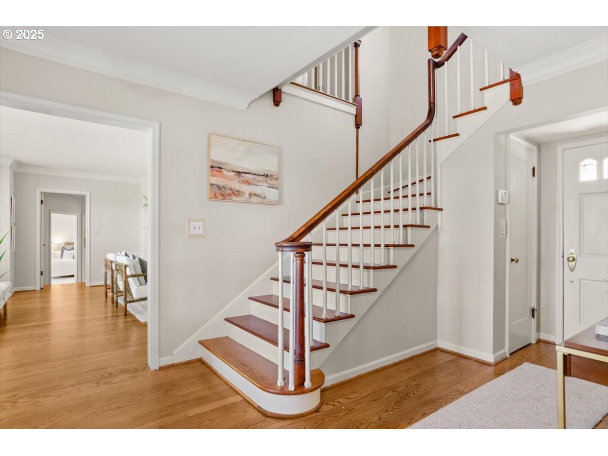 4326 Southwest Arthur Way Portland, OR 97221 - Photo 3 of 43 Entrance/Foyer