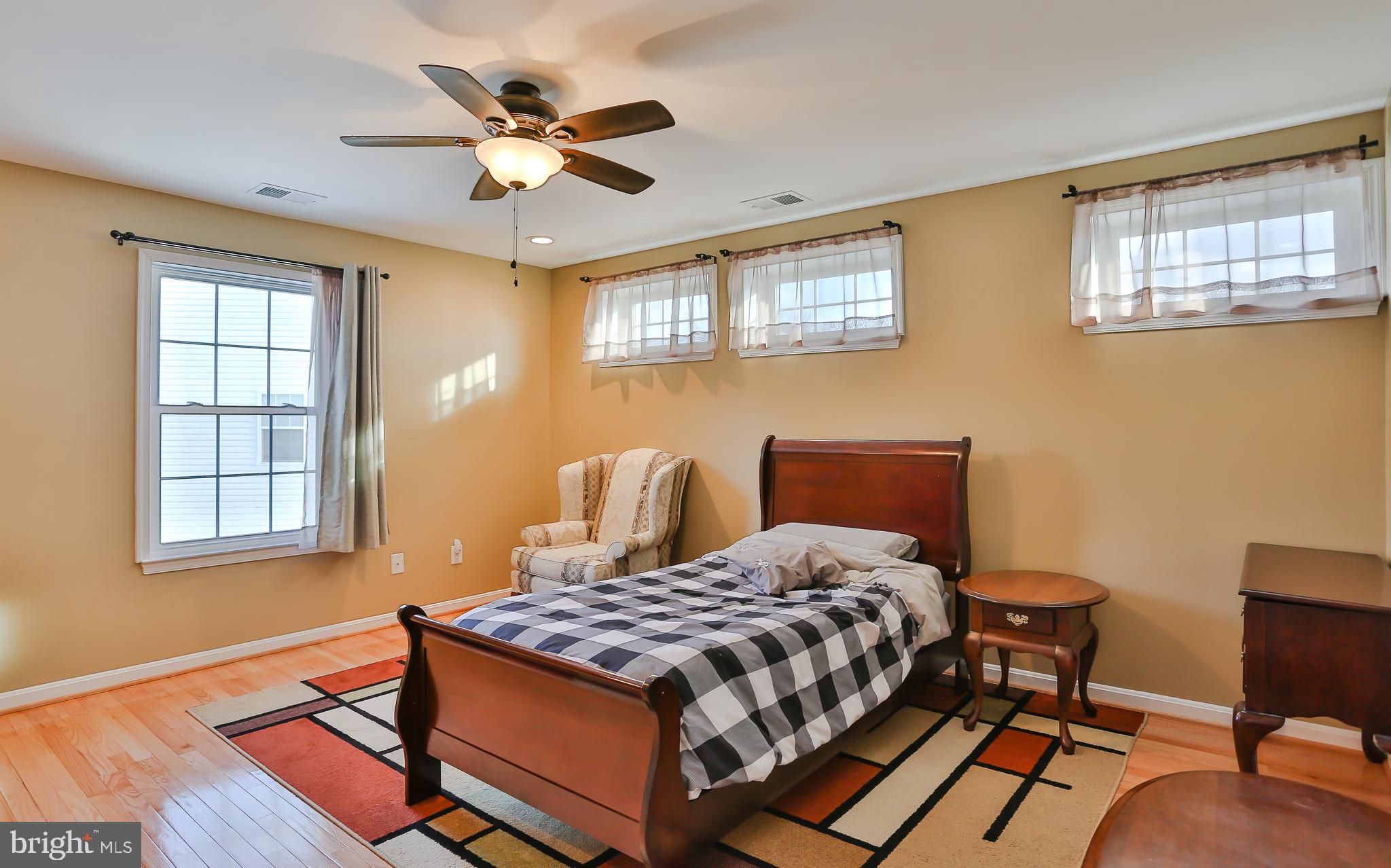 18251 Maple Spring Court Leesburg, VA 20176 - Photo 22 of 32 Bedroom 3