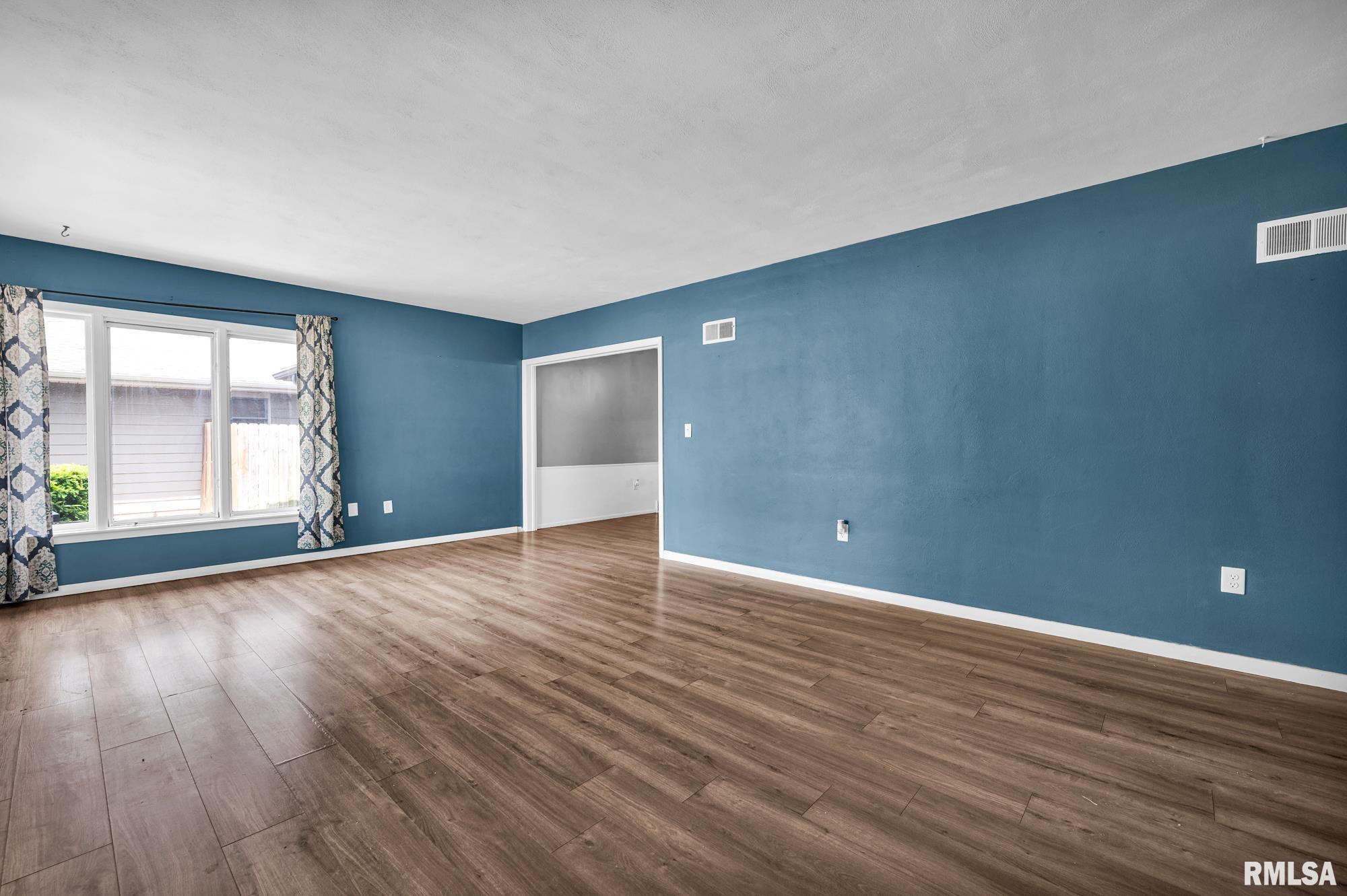 1410 North 4th Street Pekin, IL 61554 - Photo 3 of 25