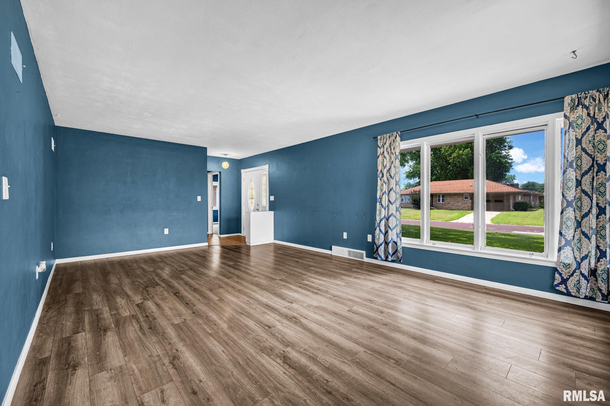 1410 North 4th Street Pekin, IL 61554 - Photo 4 of 25