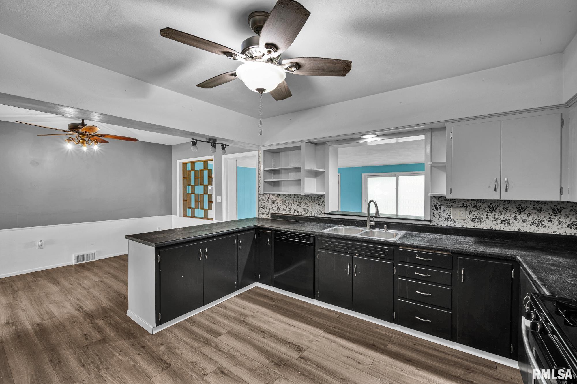 1410 North 4th Street Pekin, IL 61554 - Photo 8 of 25
