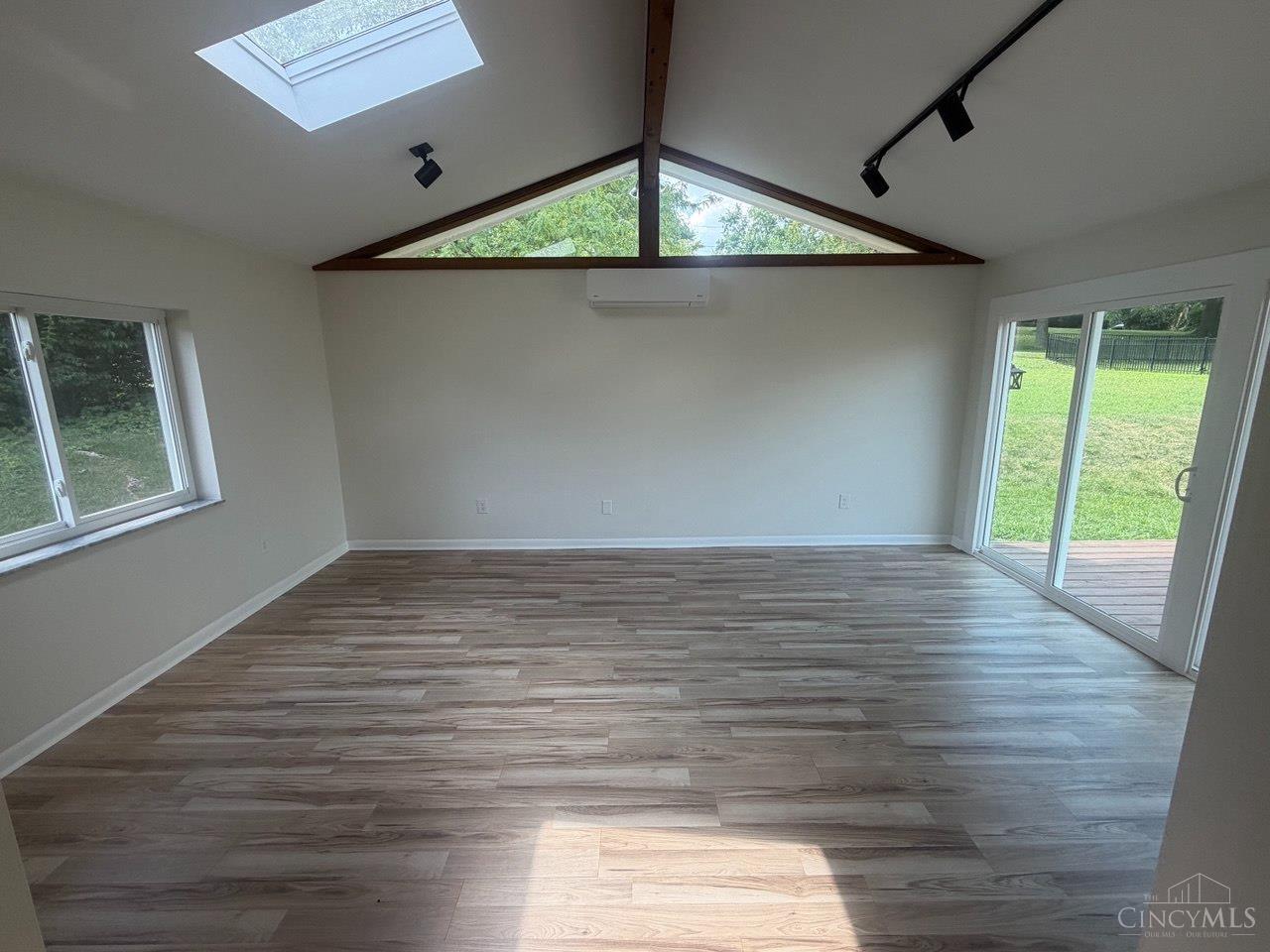 1247 Waycross Road Cincinnati, OH 45240 - Photo 15 of 31 Gallery Image 15