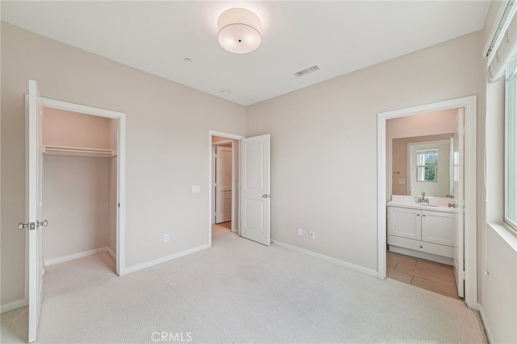 143 Frame Irvine, CA 92618 - Photo 18 of 41