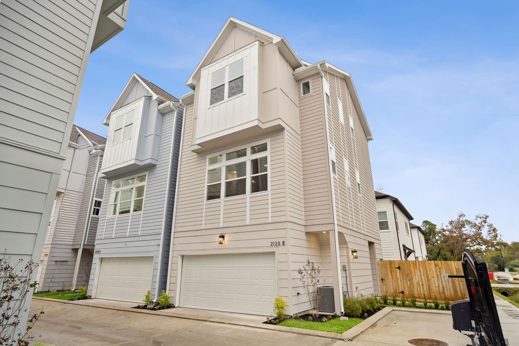 2121 Hoskins Drive, Unit C Houston, TX 77080 - Photo 3 of 28