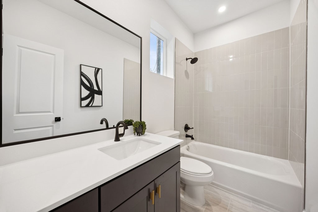 2121 Hoskins Drive, Unit C Houston, TX 77080 - Photo 7 of 28