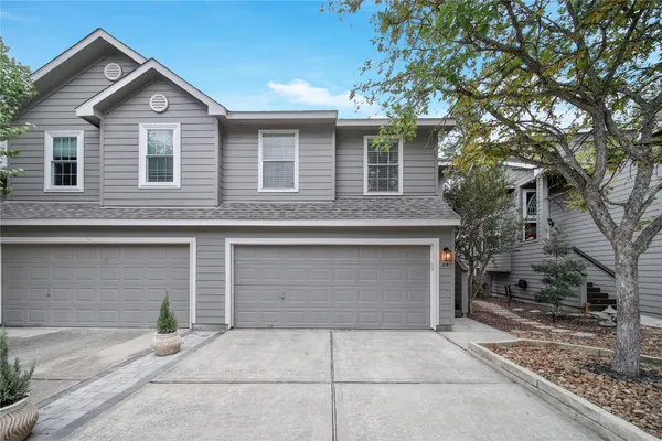 $2,350 | 22 Butterfly Branch Place, The Woodlands, TX 77382