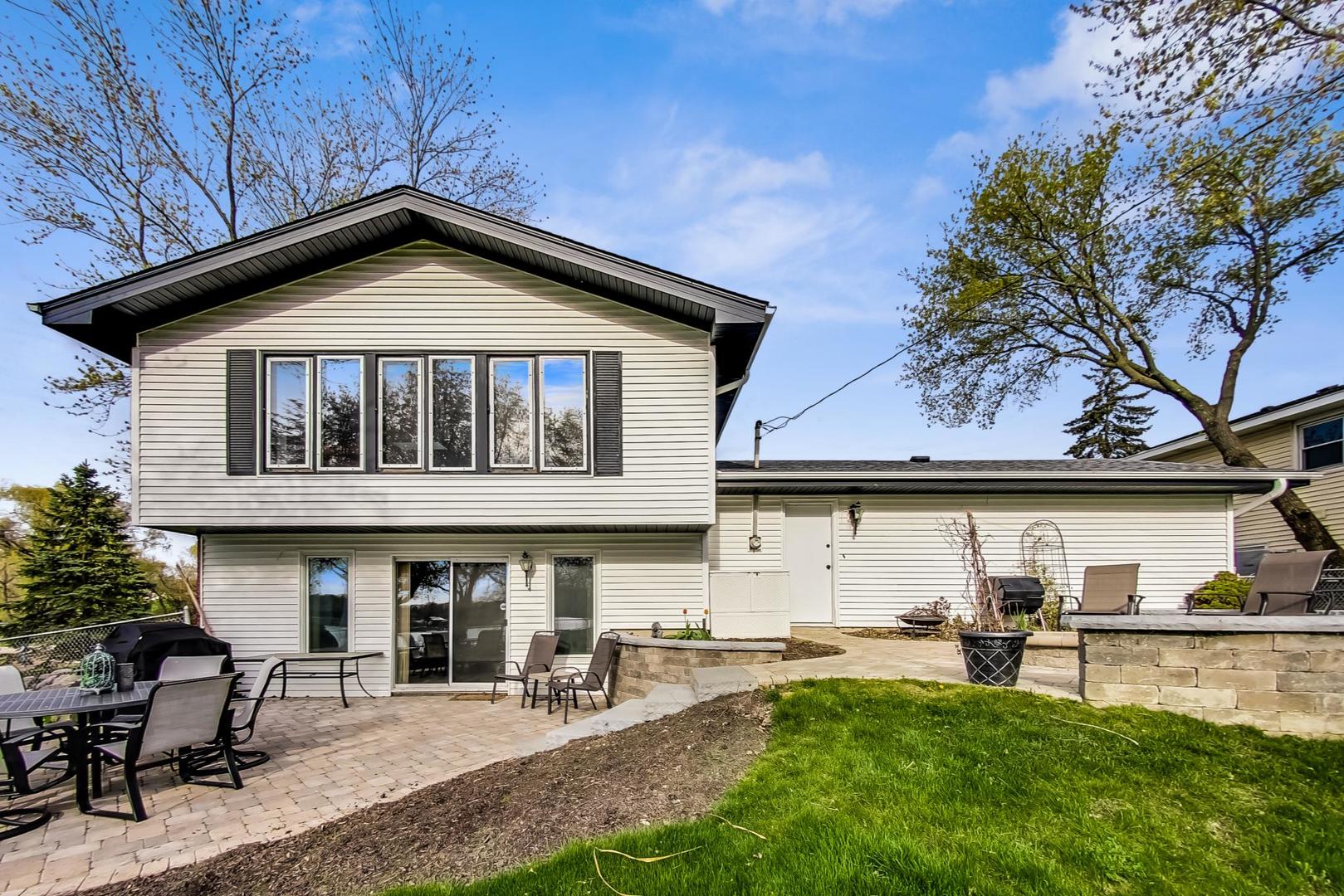 1925 Oakdale Road Hoffman Estates, IL 60169 - Photo 14 of 47