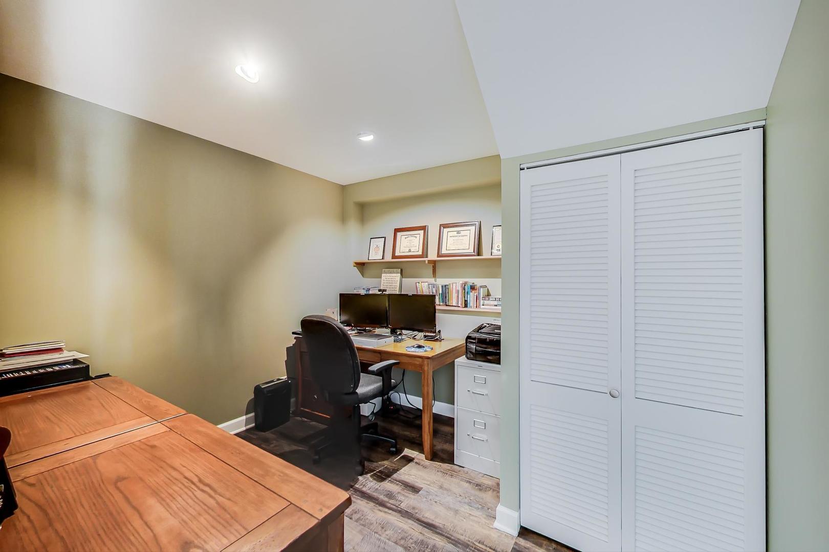 1925 Oakdale Road Hoffman Estates, IL 60169 - Photo 17 of 47