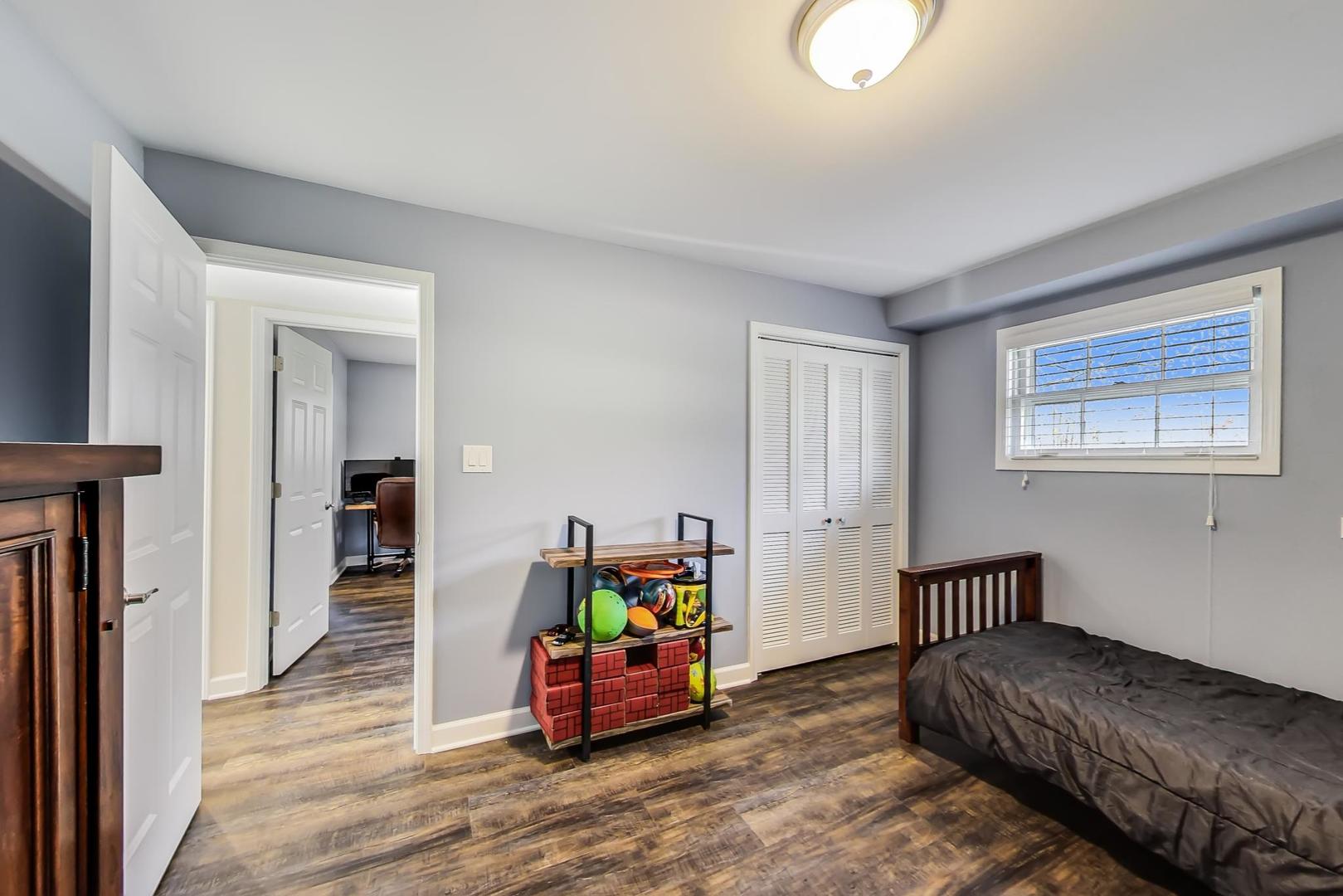 1925 Oakdale Road Hoffman Estates, IL 60169 - Photo 19 of 47