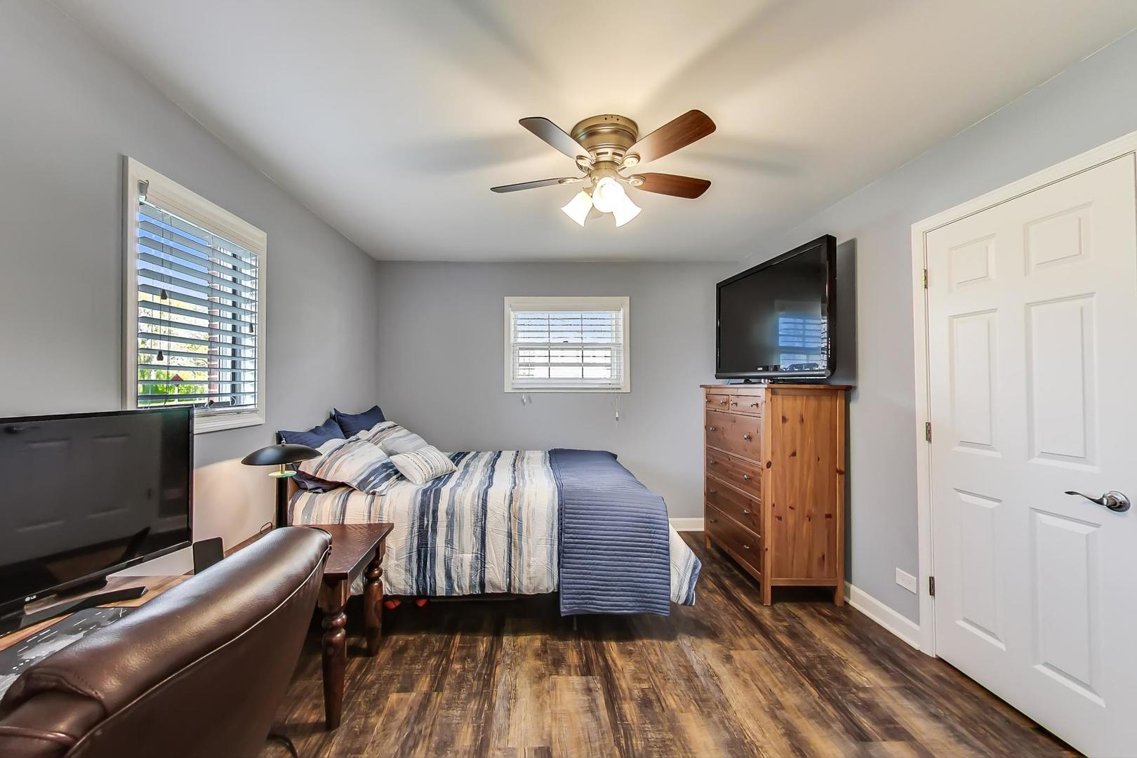 1925 Oakdale Road Hoffman Estates, IL 60169 - Photo 23 of 47