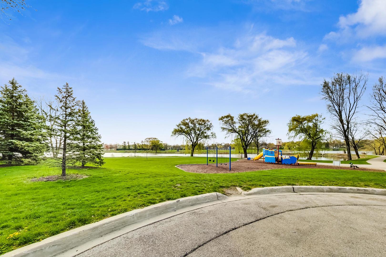 1925 Oakdale Road Hoffman Estates, IL 60169 - Photo 4 of 47