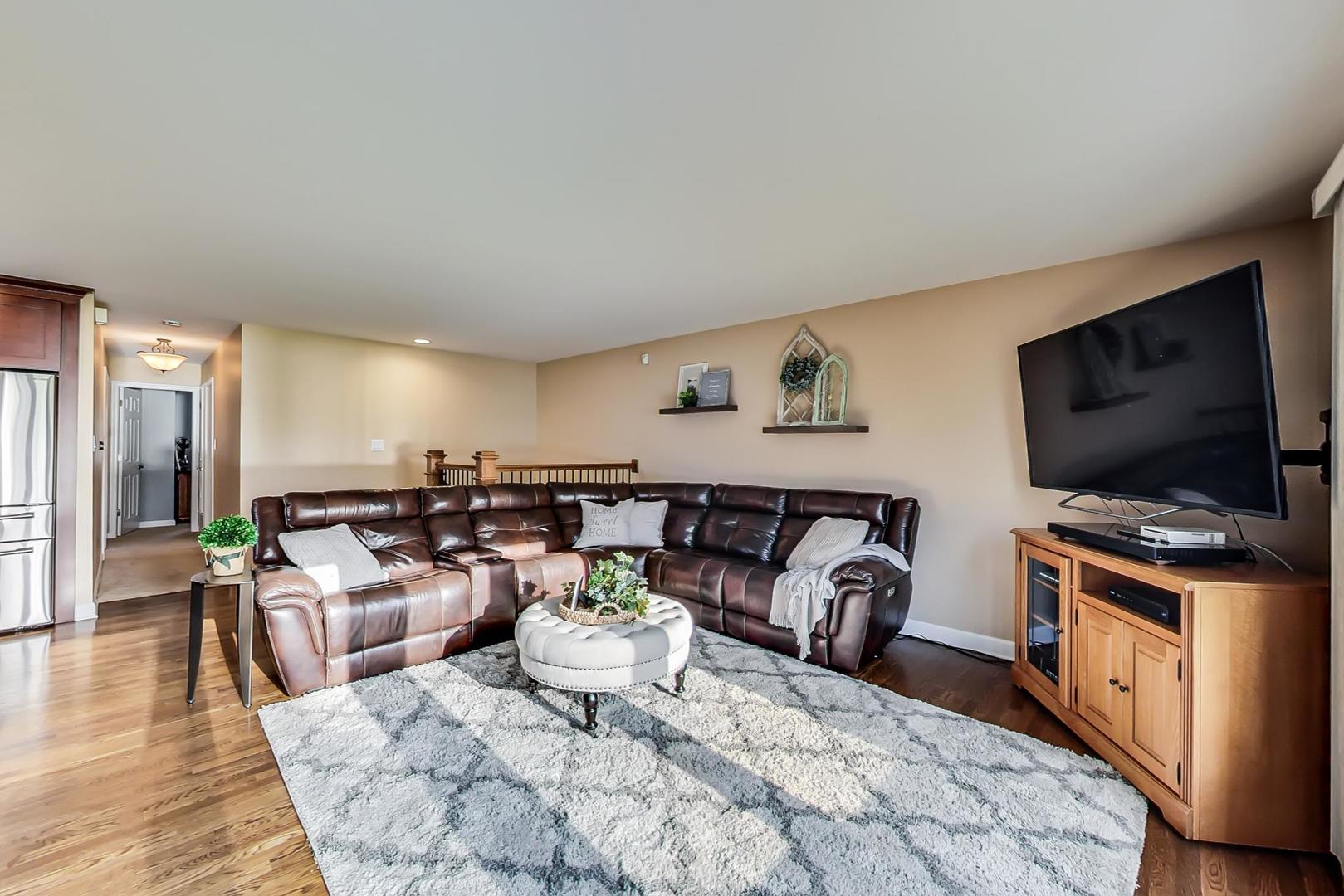 1925 Oakdale Road Hoffman Estates, IL 60169 - Photo 42 of 47