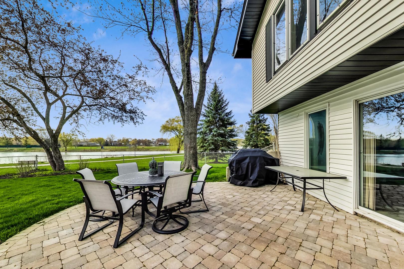 1925 Oakdale Road Hoffman Estates, IL 60169 - Photo 9 of 47