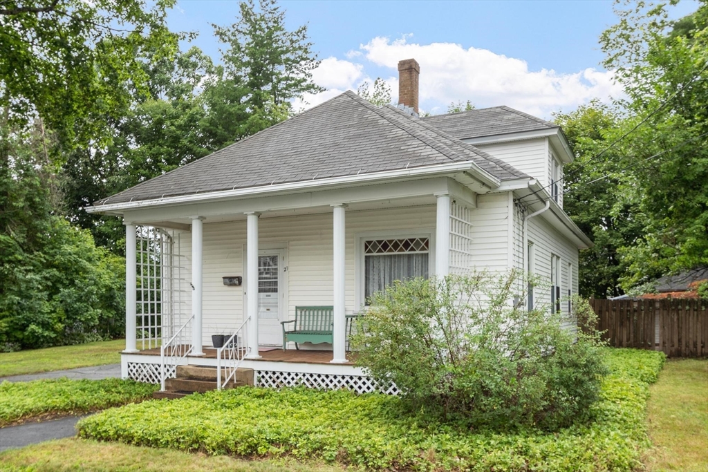 27 Foss Road Gardner, MA 01440 - Photo 4 of 39 Gallery Image 4