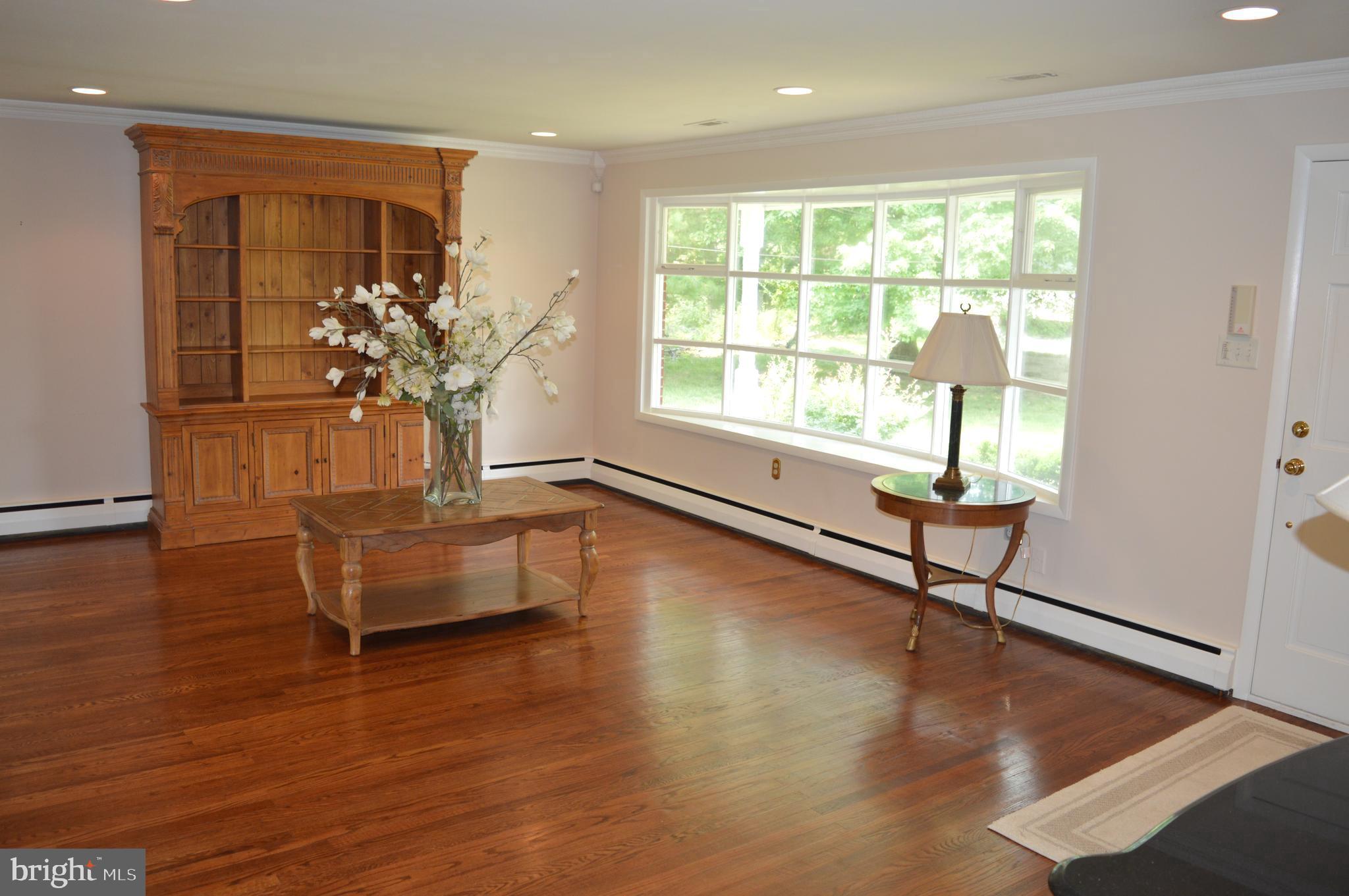 740 Eagle Road Newtown, PA 18940 - Photo 4 of 24 LIVING RM