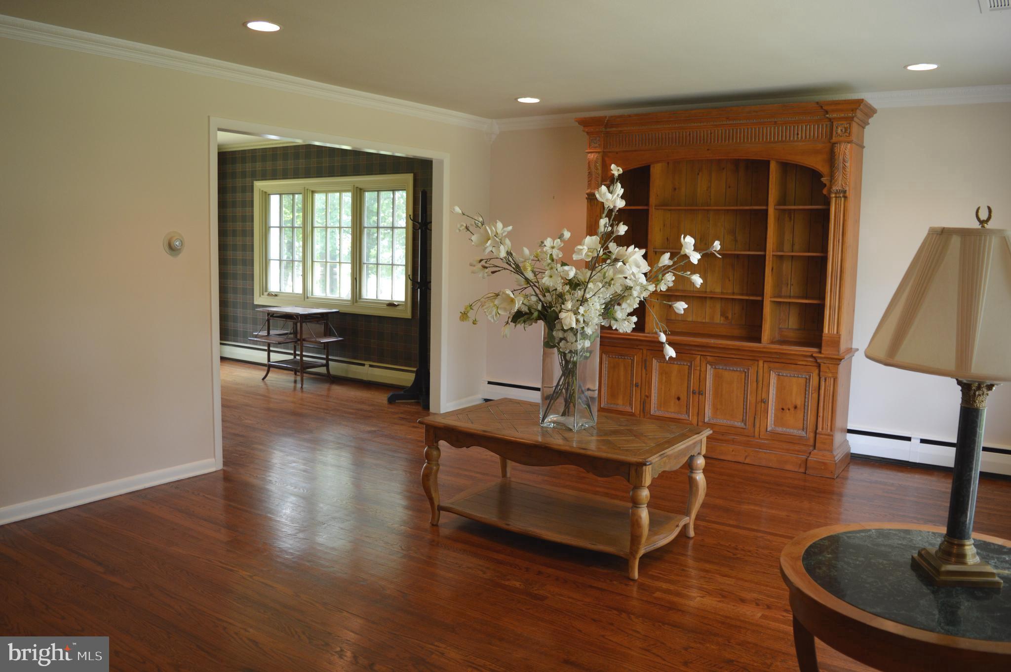 740 Eagle Road Newtown, PA 18940 - Photo 5 of 24 LIVING RM