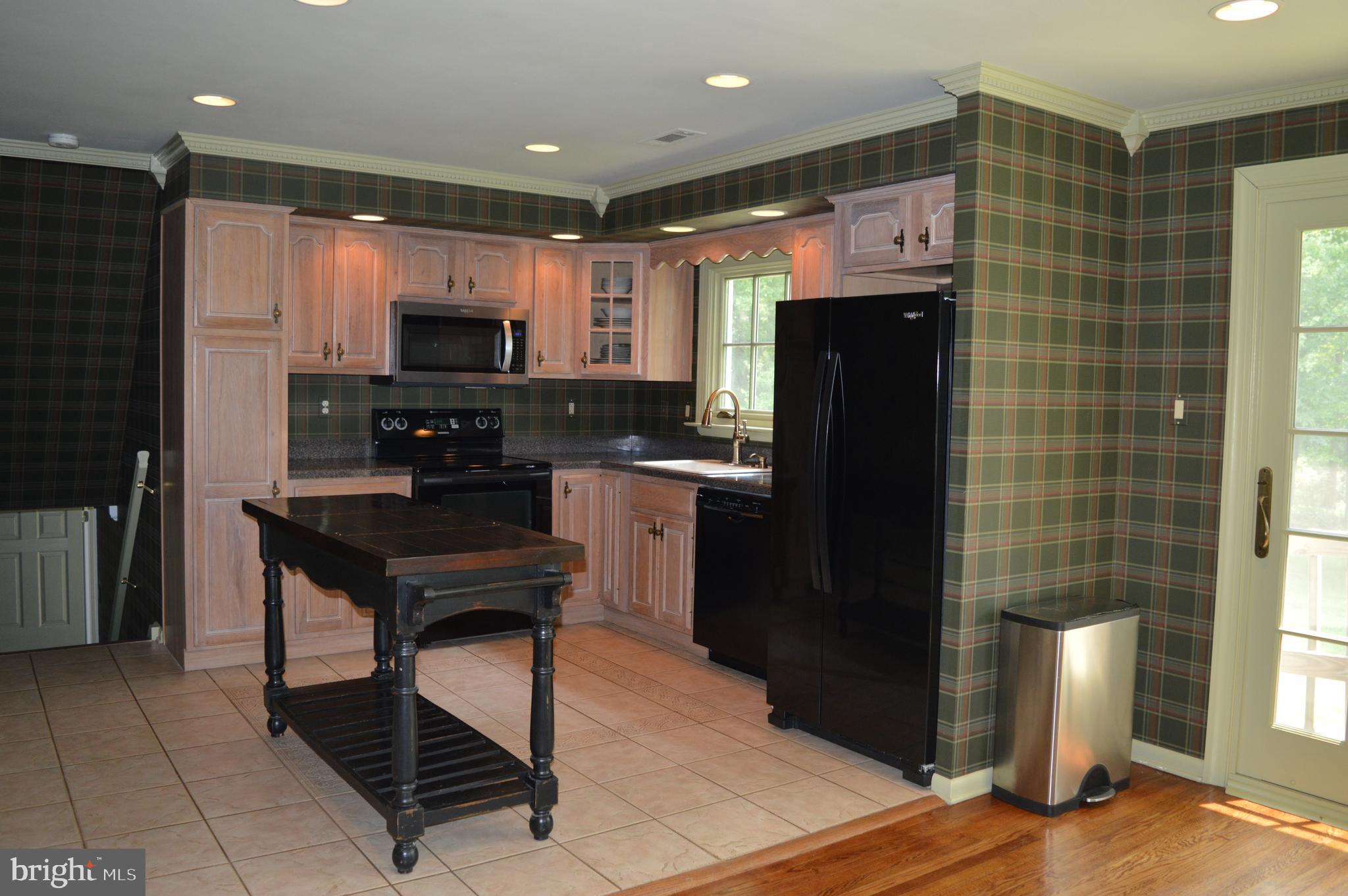 740 Eagle Road Newtown, PA 18940 - Photo 8 of 24 KITCHEN