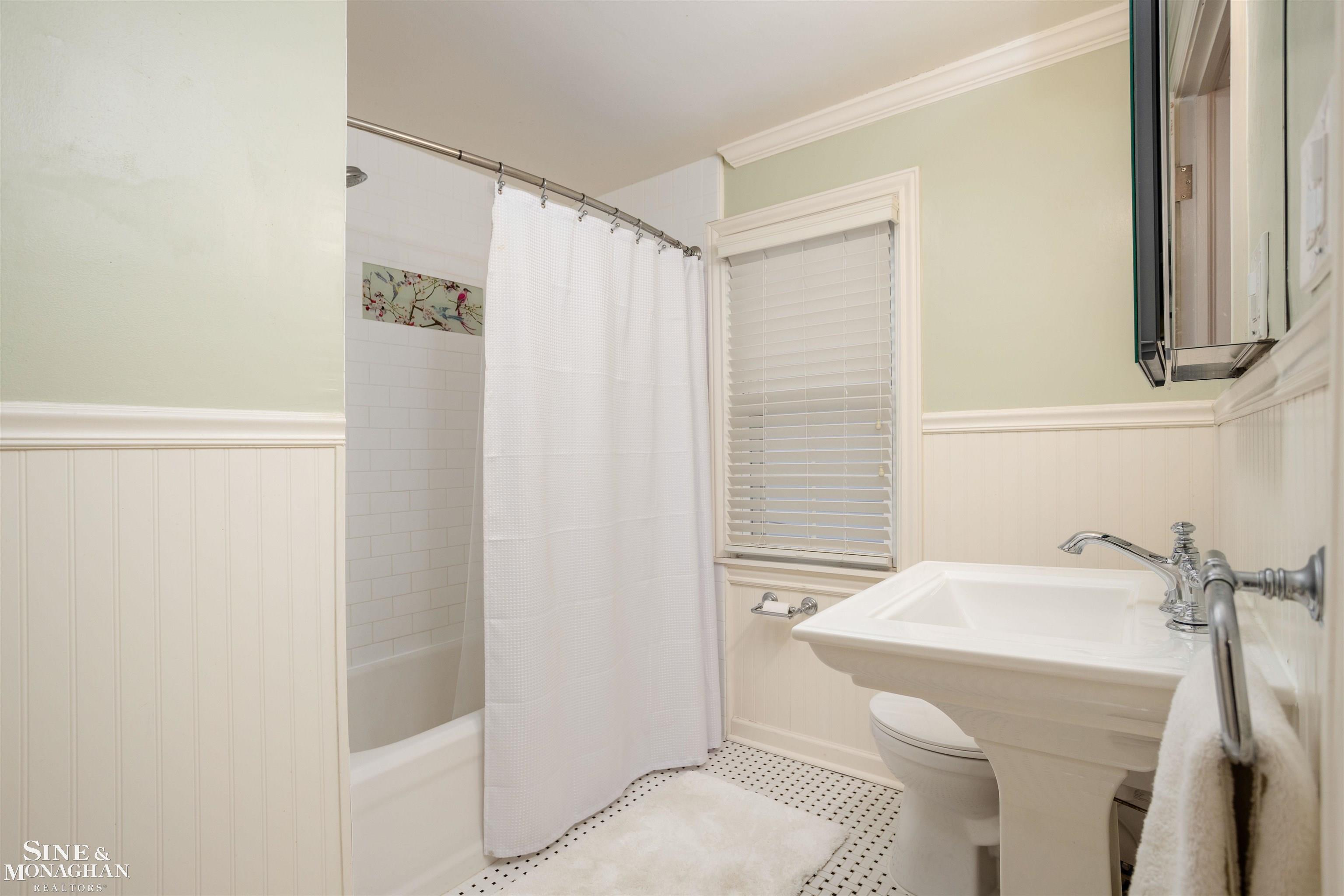 454 Cloverly Road Grosse Pointe Farms, MI 48236 - Photo 20 of 38