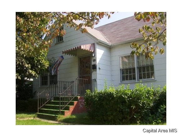 918 North 3rd Street Springfield, IL 62702 - Photo 1 of 17
