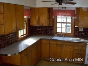 918 North 3rd Street Springfield, IL 62702 - Photo 9 of 17