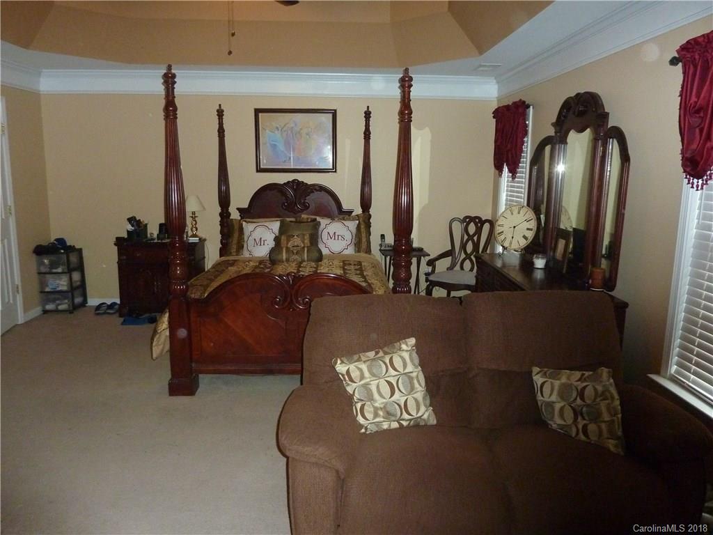 10730 Hellebore Road Charlotte, NC 28213 - Photo 11 of 18 Gallery Image 11