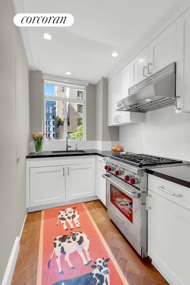 140 Riverside Drive, Unit 9M Manhattan, NY 10024 - Photo 4 of 10