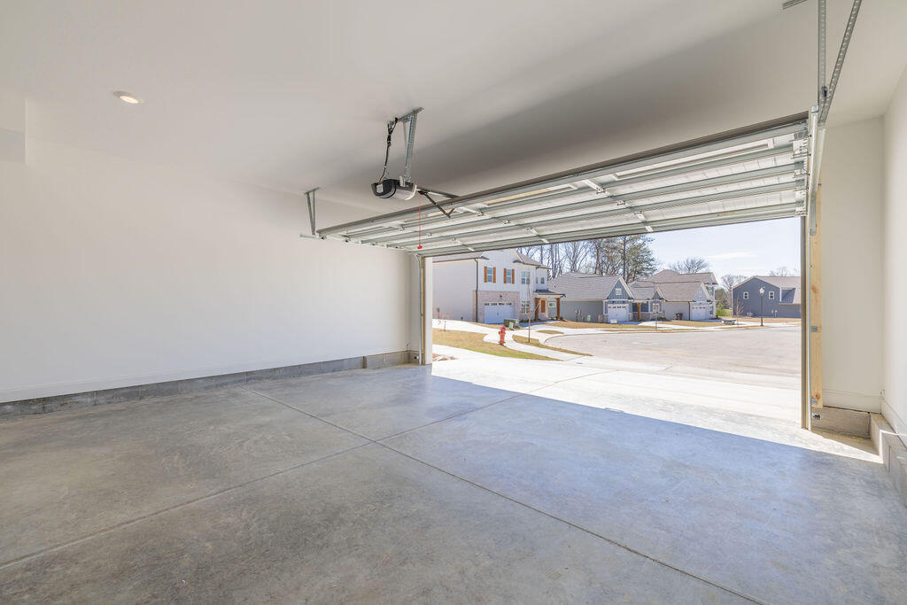 2688 Firefly Fld Road, Unit 40 Ooltewah, TN 37363 - Photo 8 of 34 FC40 Garage