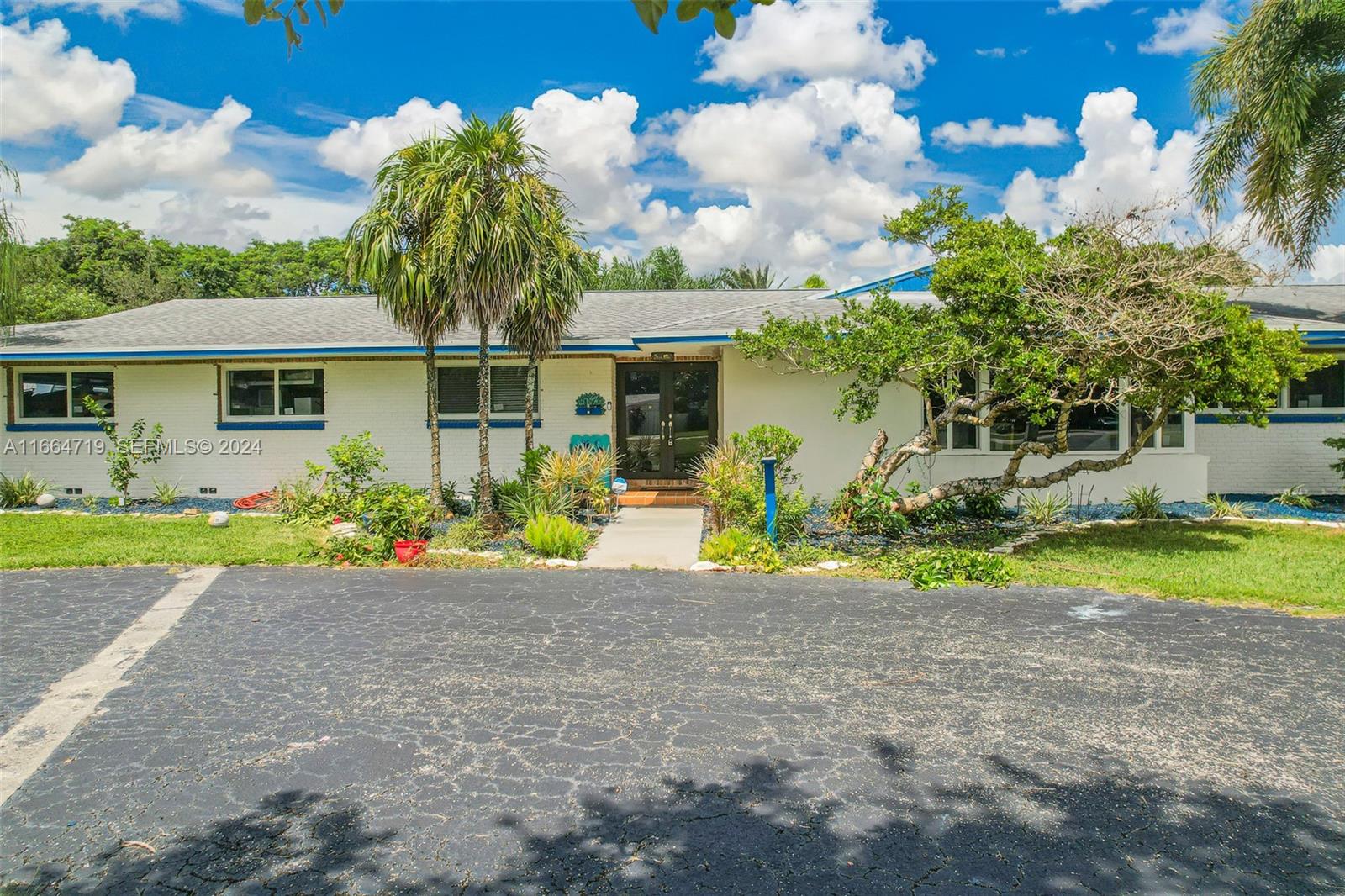 17421 Southwest 300th Street Homestead, FL 33030 - Photo 6 of 62