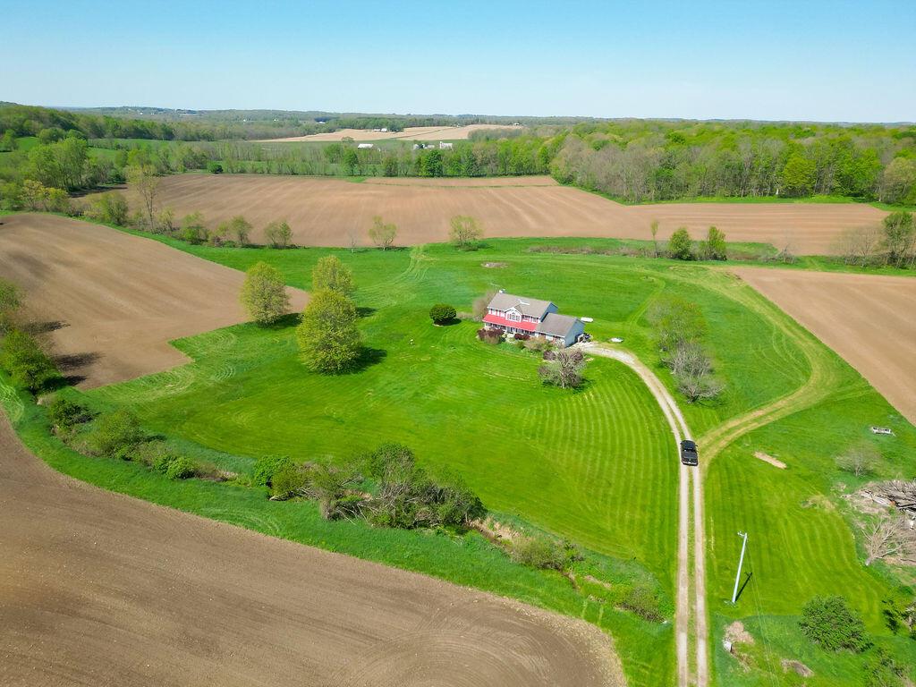 8381 Horn Road Gambier, OH 43022 - Photo 8 of 36 2-6