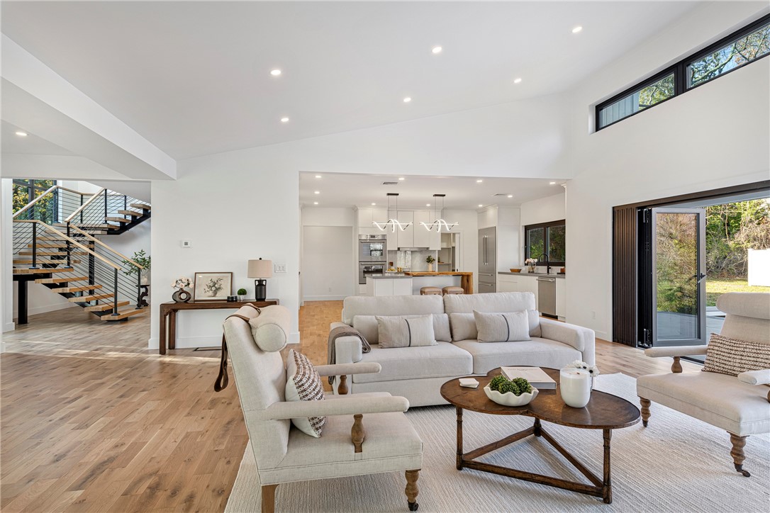 19 Castle Road Narragansett, RI 02882 - Photo 11 of 45