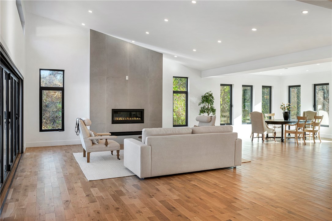 19 Castle Road Narragansett, RI 02882 - Photo 16 of 45 Great Room with Soaring Ceilings & Gas Fireplace