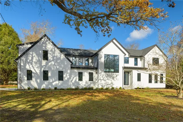 $3,395,000 | 19 Castle Road, Narragansett, RI 02882