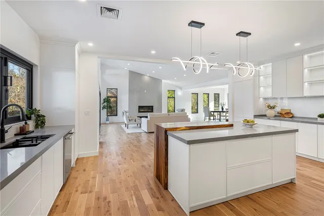 $3,395,000 | 19 Castle Road, Narragansett, RI 02882