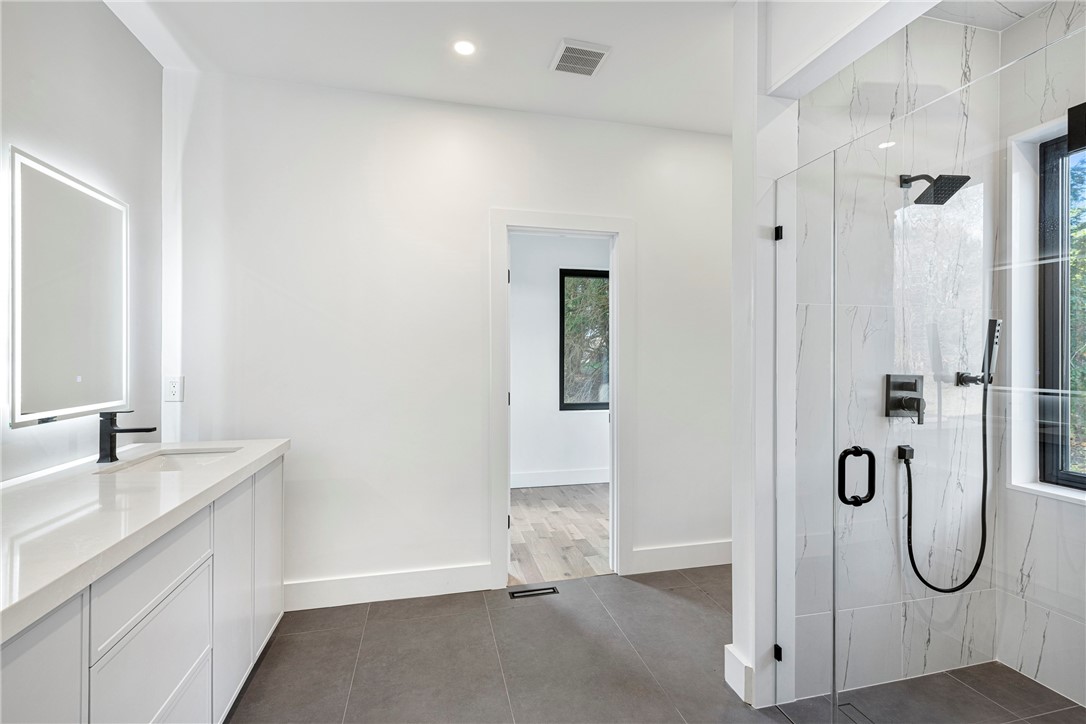 19 Castle Road Narragansett, RI 02882 - Photo 24 of 45 First Floor Primary Bath