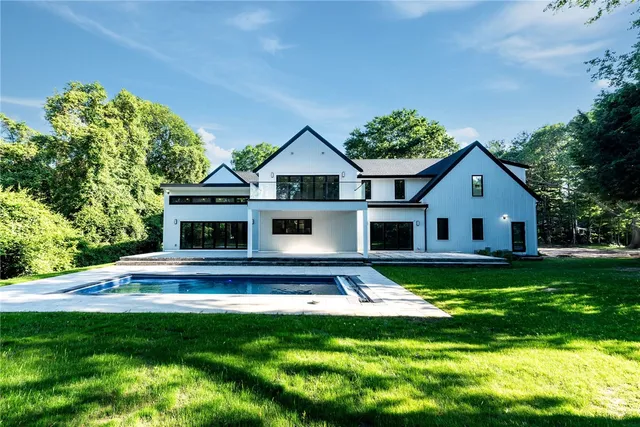 $3,395,000 | 19 Castle Road, Narragansett, RI 02882