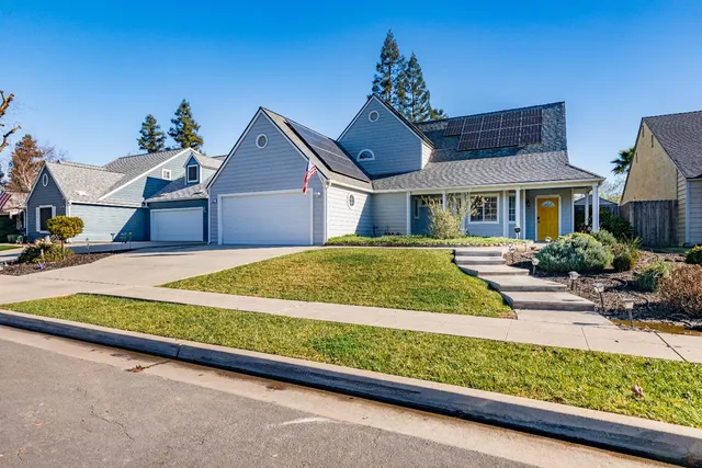 $525,000 | 877 North Chapel Hill Avenue, Clovis, CA 93611