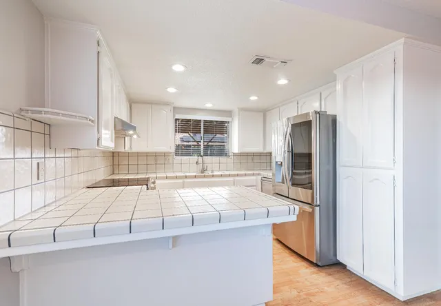 $525,000 | 877 North Chapel Hill Avenue, Clovis, CA 93611