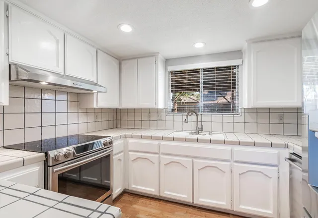 $525,000 | 877 North Chapel Hill Avenue, Clovis, CA 93611