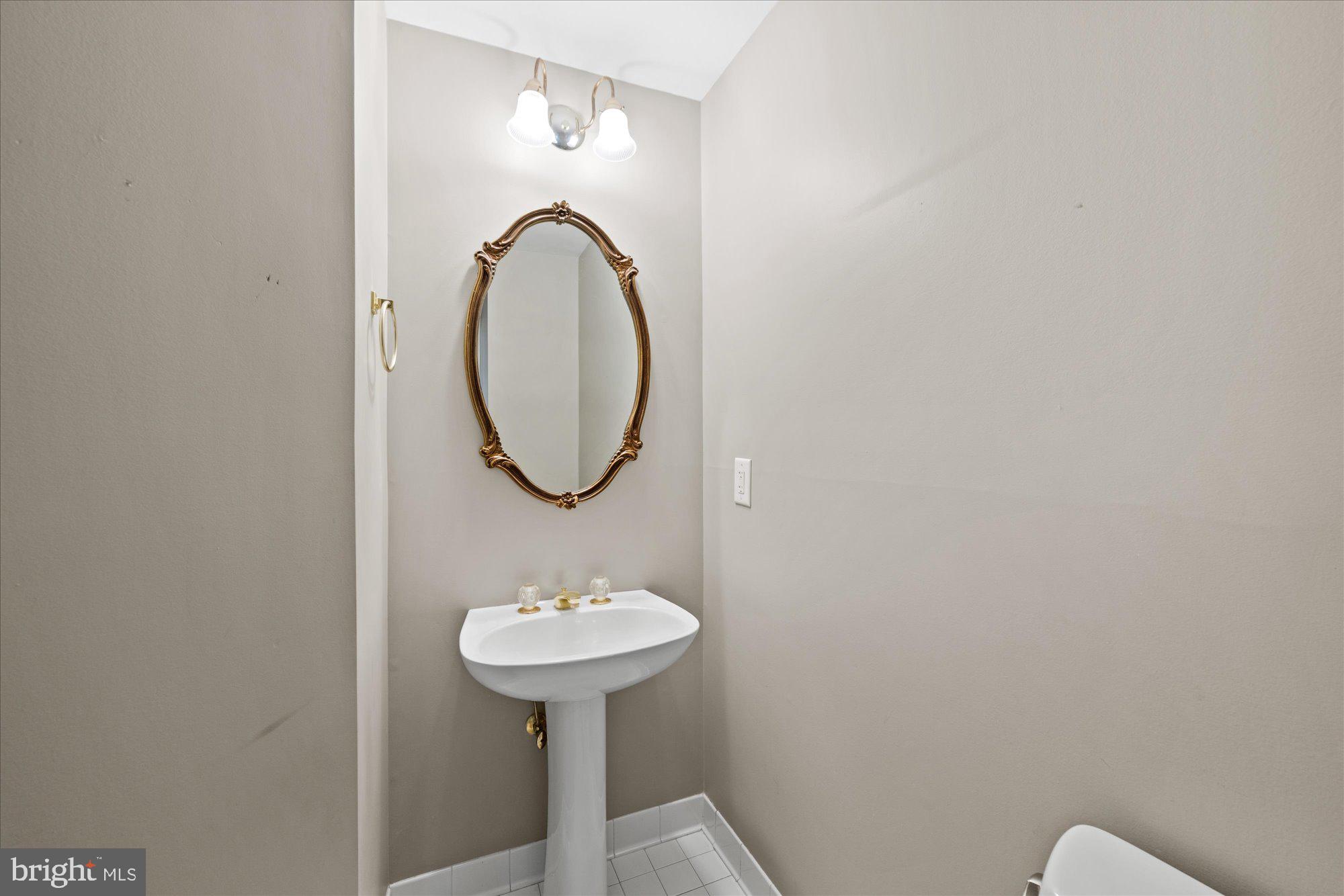 17017 Spates Hill Road Poolesville, MD 20837 - Photo 23 of 59 First floor powder room