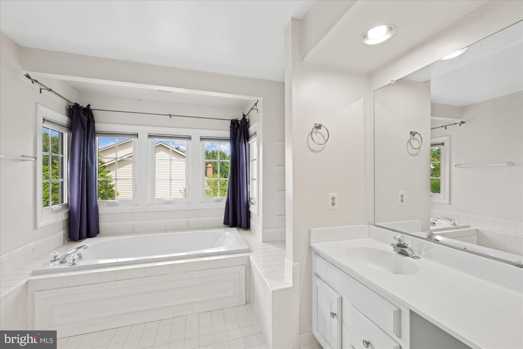 17017 Spates Hill Road Poolesville, MD 20837 - Photo 27 of 59 separate soaking tub, shower and water closet