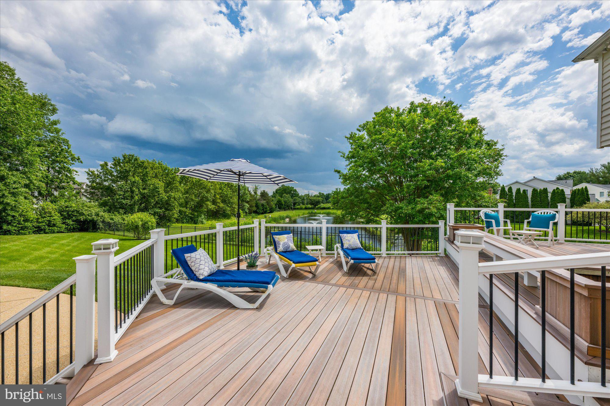 17017 Spates Hill Road Poolesville, MD 20837 - Photo 44 of 59 Two level deck