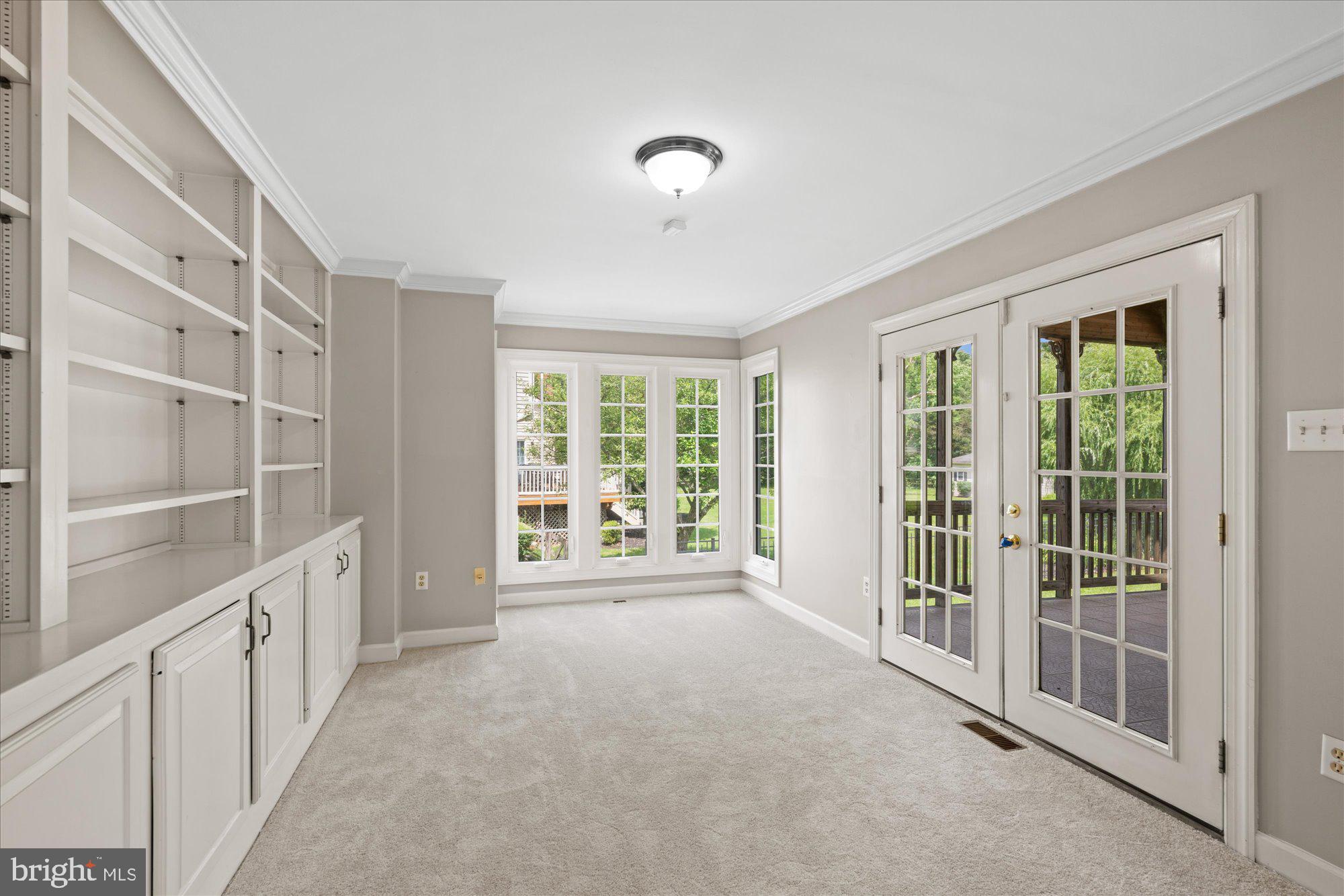 17017 Spates Hill Road Poolesville, MD 20837 - Photo 9 of 59 Office/library adjacent to the family room...