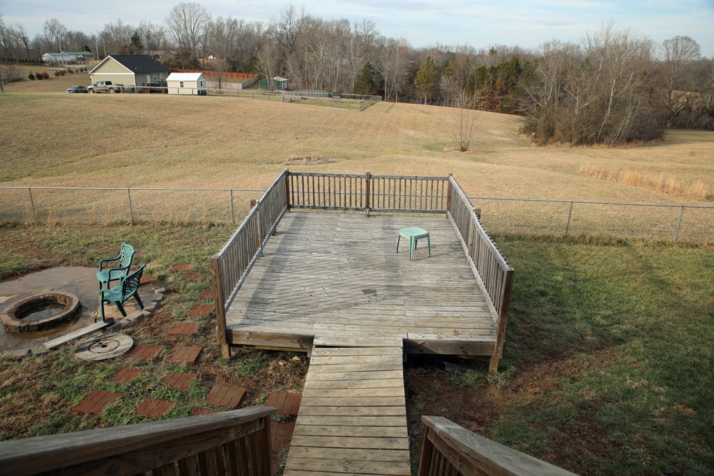 809 Hooper Road Charlotte, TN 37036 - Photo 14 of 14 a view of outdoor space and lake